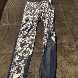 Old Navy Printed Navy & White Leggings with mesh on lower legs